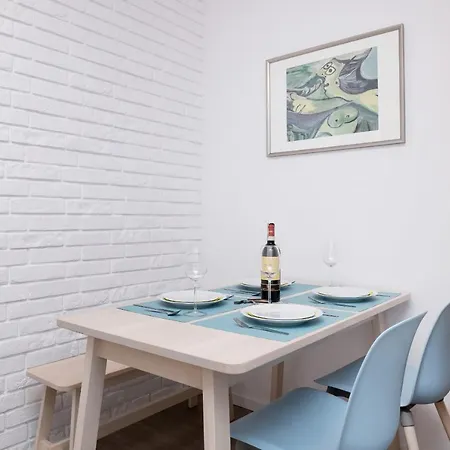 Center Strzelecka By Renters شقة *